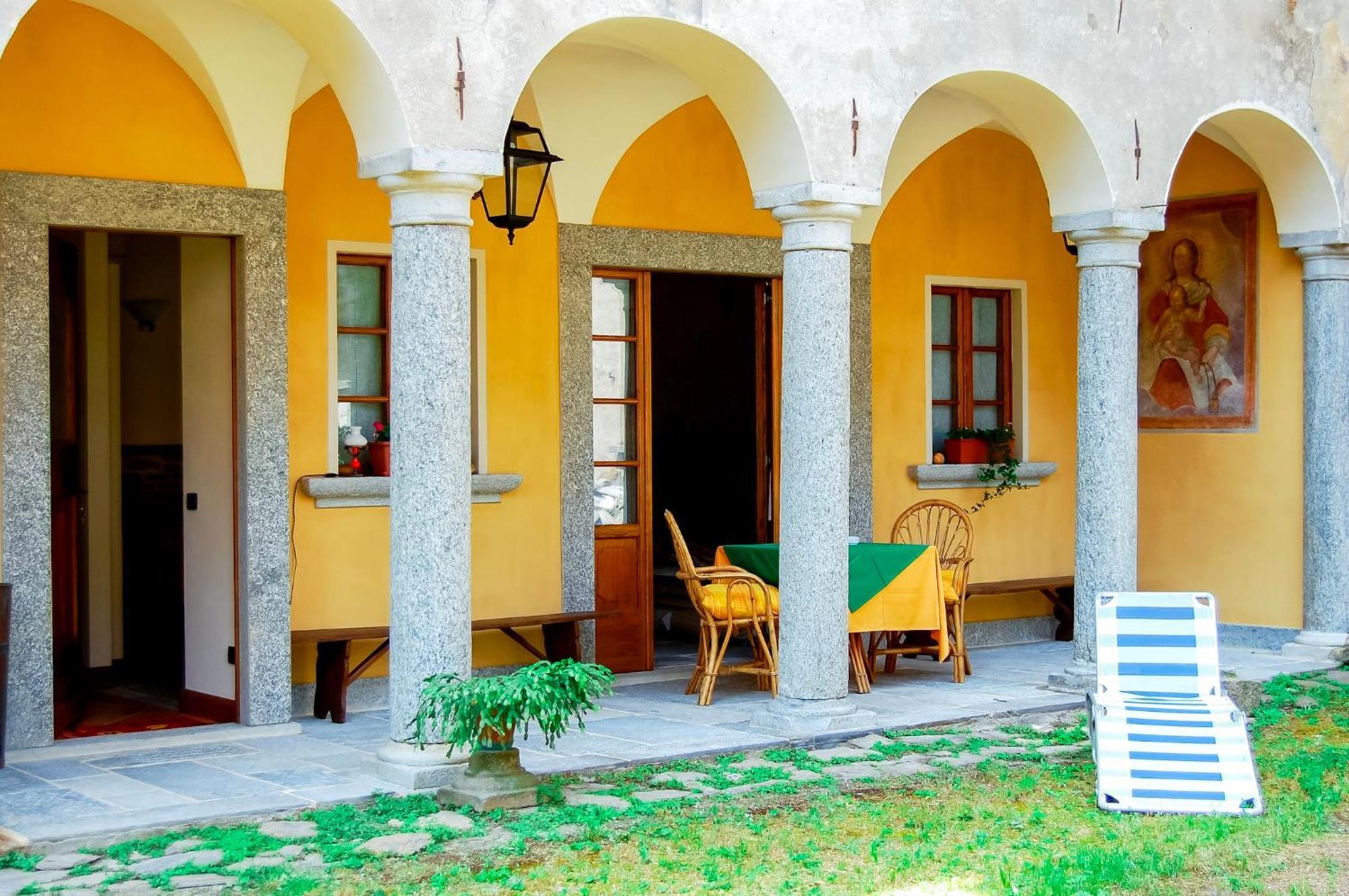 Casa Borgo Lägenhet Cannobio Exteriör bild